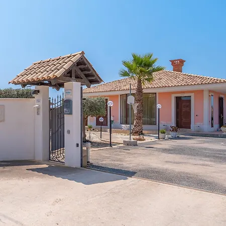 Villa Luana Con Piscina Noto