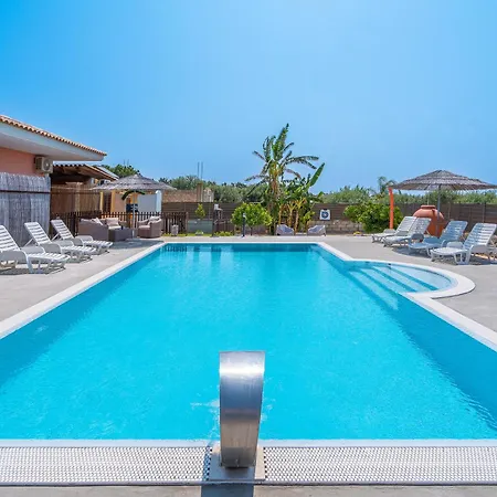 Luana Con Piscina Villa *