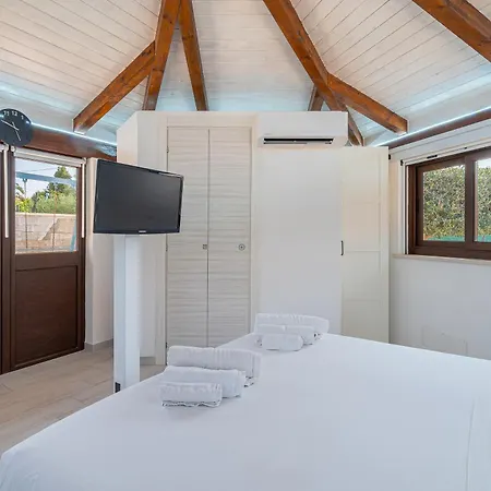 Villa Luana Con Piscina *